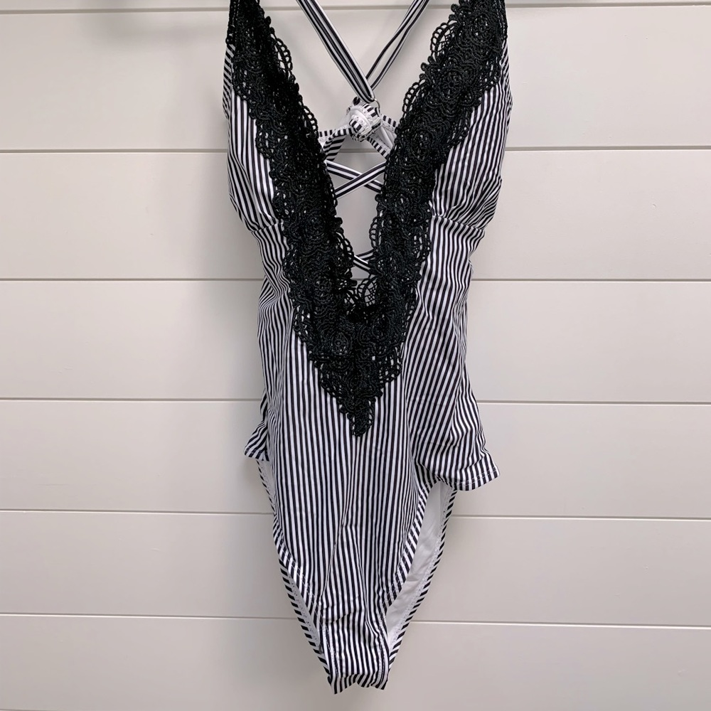 CUPSHE Plunge Neck One Piece Swimsuit Small